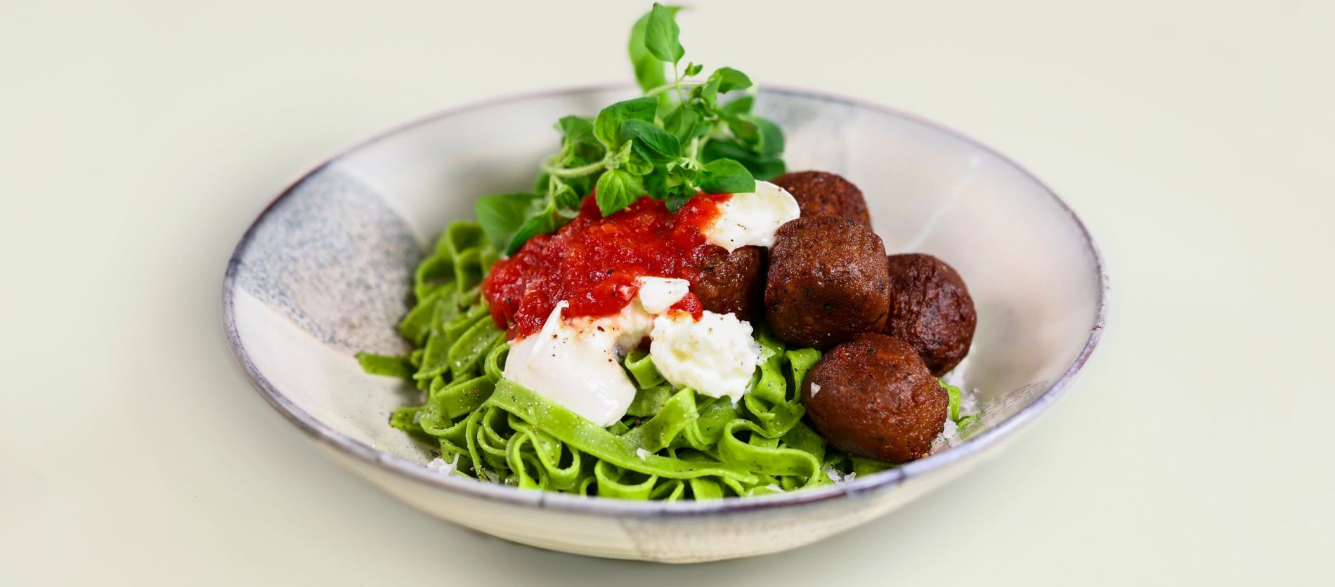 Fleischbällchen mit Spinat-Tagliatelle