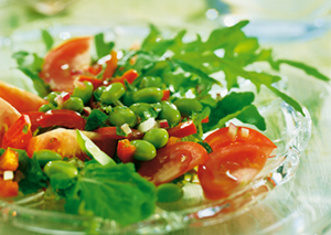 Sojabohnen-Rucola-Salat